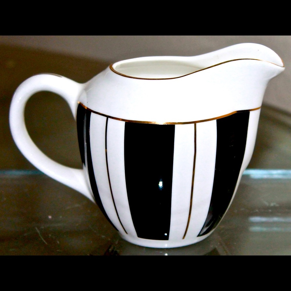 GRACES TEAWARE CREAMER 8 OZ BLACK GOLD PORCELAIN NEW